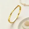 Pulseira Fashion de Aço Titânio com Inlays de Diamante e Números Romanos de Camada Dupla Cruzada para Mulheres, Pulseira Versátil de Aço Inoxidável