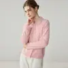 Cardigã de malha 100% caxemira pura, suéter feminino crochê moderno de frente aberta, peça soltinha e versátil, pode ser usado como camada externa ou como camada base