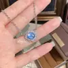 Celebridad de Internet Transmisión en Vivo Deslumbrante Ojo del Diablo Fuegos Artificiales Corte Diamante Cian Collar, Moderno Lujo Ligero Lujo Incrustado Diamante de Alto Carbono Gargantilla