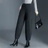 Pantalones de pana gruesos con forro polar para mujer, nuevo estilo otoño/invierno 2026, tiro alto, corte carrot, ajuste holgado, adelgazantes, largo cropped, pantalones casuales de moda y versátiles
