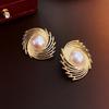 Aretes vintage vintage aguja de plata geométricos lujo ligero nicho de alta gama aretes joyería de industria pesada joyería nueva para mujer
