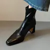 Botas de salto alto estilo coreano para mulheres, 2026, modernas e estilosas, nova coleção outono/inverno, design retrô, adequadas para o trabalho, com salto grosso e efeito emagrecedor