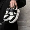 Tênis de Board para Meninas 2026 Primavera/Outono Novos Tênis Brancos Leves de Solado Grosso para Meninos Sapatos Casuais Esportivos para Crianças Sapatos para Crianças de Meia-Idade e Mais Velhas