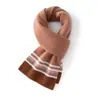 Venta al por mayor del fabricante 35% Lana de Cachemira Agradable a la piel Jacquard Versátil Fresco Suave Cálido Bufanda de Cachemira Tejida