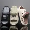 Pantuflas de exterior para hombre sin cordones con tacto cómodo, nuevo modelo de verano 2026, sandalias deportivas antideslizantes que aumentan la altura con suelas gruesas para conducir al aire libre