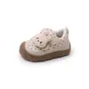 Primeros zapatos para caminar de niña, estilo conejito dulce, versión coreana de zapatos casuales de moda para niñas, zapatos infantiles otoño 2026
