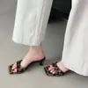 Sandalias de una correa de nuevos arrivals de verano 2026 Sandalias de tacón de aguja retro Suela suave Punta abierta Tacones altos Chanclas simples para exteriores para mujer