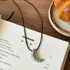 ¡A primera vista! Collar de Cuerda de Cuero con Forma de Croissant Coreano para Mujer, Cadena Versátil Simple para Clavícula Estilo Ins, Cadena Larga para Sudadera