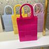 2025 Verano Nuevo Bolso de Gelatina de PVC Bolso de Mano a Cuadros Vertical para Mujer Bolso de Gran Capacidad Casual Color Caramelo Bolsa de Compras
