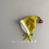 Lindo Conjunto de Gorro y Bufanda de Protección Auditiva de Bola de Carbón para Niños y Niñas, Gorro de Corbata Grueso Cálido de Felpa para Otoño e Invierno