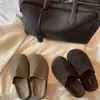 Sandalias Birkenstock minimalistas del mismo estilo que las de Mamá Uva para mujer, slip-ons versátiles de punta redonda, suela gruesa, medias pantuflas de punta cerrada, para usar al aire libre en otoño e invierno