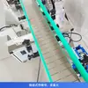 Máquina Automática de Etiquetado Superior e Inferior para Cubos de Pollo Frito Zonesun Etiquetado a Prueba de Manipulación Etiquetadora de Tres Lados para Cubos Cónicos