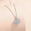 Marca de Moda xxof Diseño de Nicho Collar de Trébol de Cuatro Hojas Giratorio para Mujer Lujo Ligero Todo Fósforo Colgante de Circonita Cadena de Clavícula de Alta Calidad