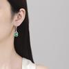 Caliente Ins Transfronterizo Nuevo Esmeralda Micro-incrustado Zircón Todo-combinable Hebilla de Oreja Joyería de Oreja Europea y Americana Aretes para Damas al Mayoreo