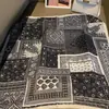 Lenço Quadrado Pequeno de Veludo Estampado 70 para Mulheres, Cachecol Paisley Versátil e Estiloso para Outono e Inverno, Lenço de Pescoço, Xale, Lenço, Lenço de Pescoço