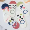 Nuevos Calcetines Invisibles de Algodón Bajos para Mujer de Verano con Estilo Graffiti Colorido y Agarre Antideslizante de Silicona, Venta al por Mayor