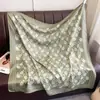 Bufanda Cuadrada Grande Nueva de Otoño Estilo Retro Americano de los 90 Estampada para Mujer, Versátil y Atmosférica, Chal Delgado Decorativo Multifuncional
