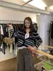 MZI STUDIO Outono Inicial Novo Estilo Coreano Retrô Jacquard Bloco de Cores Redutor de Idade Gola Redonda Manga Longa Cardigan de Tricô A80135
