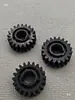 El fabricante ofrece varios modelos de máquinas de empaque duales totalmente y semiautomáticas con ruedas giratorias de goma y hierro accionadas por engranajes, tipo engrosado y universal