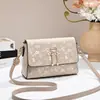 2026 Nueva Bolsa Cruzada tipo Cartera con Estampado de Letras, Bolsa Cuadrada Pequeña, Stock de Fábrica, Dropshipping de una Pieza, Bolso de Hombro Versátil para Mujer