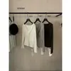 KITTIN 2026 Outono Estilo Coreano Simples Versátil Slim Fit Cintura Marcada Pregueado Cruzado Decote V Manga Longa Camiseta K3026