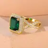 Anillo Cuadrado de Zirconia Esmeralda Estilo Lujo Ligero Europeo y Americano Oro Completamente Diamantado Retro Anillo Elegante de Gama Alta Venta al Por Mayor