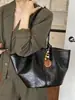 Bolsa de mano grande transfronteriza para mujer, nueva moda otoño 2026, bolso de hombro, elegante y versátil para el trabajo y los desplazamientos