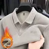 Suéter grueso de invierno con forro polar para hombre, imitación de dos piezas con cuello camisero, tejido cálido para padres de mediana edad, polo de capa base