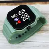Nuevo C3-12 reloj electrónico LED cuadrado de astronauta digital deportivo para estudiante botón reloj electrónico al por mayor