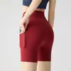 Shorts de pele de tubarão de cinco minutos de bolso para mulheres, verão fino, novo estilo, roupa externa, calça de yoga, levanta bumbum, calça de base esportiva para fitness de três minutos