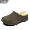 Nuevas pantuflas de algodón de invierno para mujer, con diseño antideslizante, forro de felpa para abrigar, construcción engrosada y material impermeable.. También disponible en estilo de pareja y para hombres, hecho con algodón EVA
