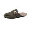 Zapatillas de felpa retro versátiles para otoño e invierno, slip-on, tacón medio, punta cerrada, peludas, 2026, zuecos de tacón plano, estilo nuevo