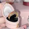 Anillo de nicho popular de eBay, de moda Camellia, combinable con todo, para hombres y mujeres, con microincrustaciones de circonita arcoíris bañadas en oro y cobre.
