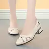 Sandalias Baotou para Mujer Verano 2025 Nuevos Zapatos Grandes para Mujer Azul Madre de Mediana Edad Piel Suave Tacón Plano Trenzados Calados