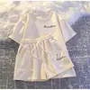 Novo Conjunto Esportivo Casual para Corrida 2025 para Mulheres Verão Estilo Coreano Solto Branco e Estiloso Manga Curta Shorts para Estudantes