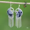 Joyería de Estilo Étnico de Yunnan Plata Miao Incrustada Hecho a Mano Batik Pieza de Bordado Antiguo Pendiente Pendiente Forma de Abanico Étnico Retro Artístico