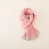 Bufanda de punto lisa de dos tonos para niños, calentador de cuello de otoño e invierno con guantes, conjunto suave y cálido de dos piezas para niños y niñas