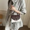 2026 Nuevo Otoño Moda Color de Contraste Texturizado Elegante Simple Versátil Alto Valor Bolso Pequeño Cuadrado de un Solo Hombro Cruzado de Mano