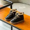Novas botas de neve infantis de inverno, botas da moda com cadarço duplo para meninos e meninas, botas de couro de cano médio, botas de bebê impermeáveis e quentes