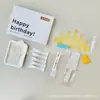 Utensilios para pastel cumpleaños juego de regalo de seis piezas tienda de repostería juego de suministros para fiesta al por mayor juego de cubiertos y platos desechables