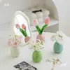 Estilo ins flor de tulipán artificial adorno de escritorio flor de margarita pequeña flor falsa jarrón de cerámica crema decoración de sala de estar dormitorio