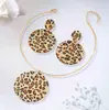 Europeu e Americano Ins Popular Estiloso Exagerado Estampa de Leopardo Padrão de Martelo Brincos de Disco Colar Moda Retrô Sexy Conjunto