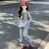 Conjunto de Sudadera de Dos Piezas para Niñas para Primavera y Otoño 2026 Nueva Moda Top con Cuello POLO y Jeans de Primavera para Niños Grandes