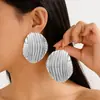 Joias Transfronteiriças Europeias e Americanas Brincos Geométricos Estilosos Exagerados com Design de Textura Metálica Brincos Assimétricos Simples para Mulheres