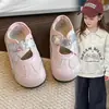 Zapatos deportivos para niños, nueva colección otoño 2026: Zapatos casuales, transpirables, antideslizantes y de suela blanda en estilo preppy para niñas, y zapatillas para correr para niños.