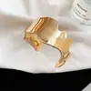 Pulsera Metálica Europea y Americana con Estampado Geométrico Irregular Plisado y Puño Abierto Pulsera de Gama Alta de Nicho Joyería de Mano Simple y Moderna