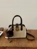 Bolso de mano vintage estilo francés para mujer, nueva colección otoño/invierno 2025, bolso de hombro moderno y versátil, bolso cruzado de nicho para el día a día