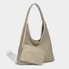 Bolsa Grande da Moda Retro de Grande Capacidade para Mulheres 2025 Nova Bolsa de Ombro Único para Axila Bolsa Tote de Padrão Trançado de Alta Qualidade para Mulheres