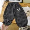 Pantalones Joggers Nuevos para Niños Primavera y Otoño Estilo Coreano Sueltos Cuadros Pantalones Casuales Ropa Exterior Pantalones Largos para Niños Pequeños y Niños Pequeños