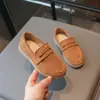 Mocasines de gamuza para niñas, nuevos mocasines estilo británico de suela blanda para primavera y otoño, zapatos de piel para niños, diseño versátil y simple